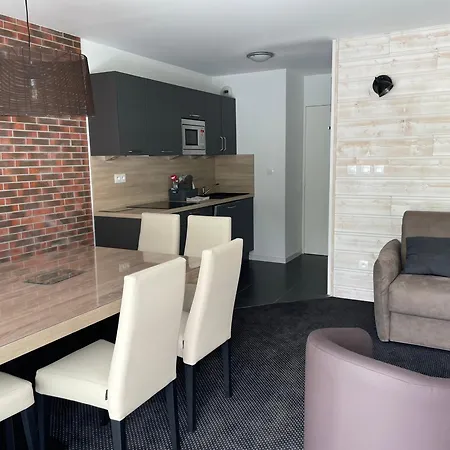 3 Pieces, Piscine, 8 Pers, Vue Montagne - - Fr-1-860-3